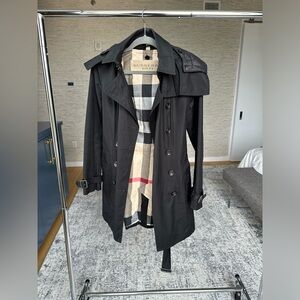 Four Piece Burberry trenchcoat
